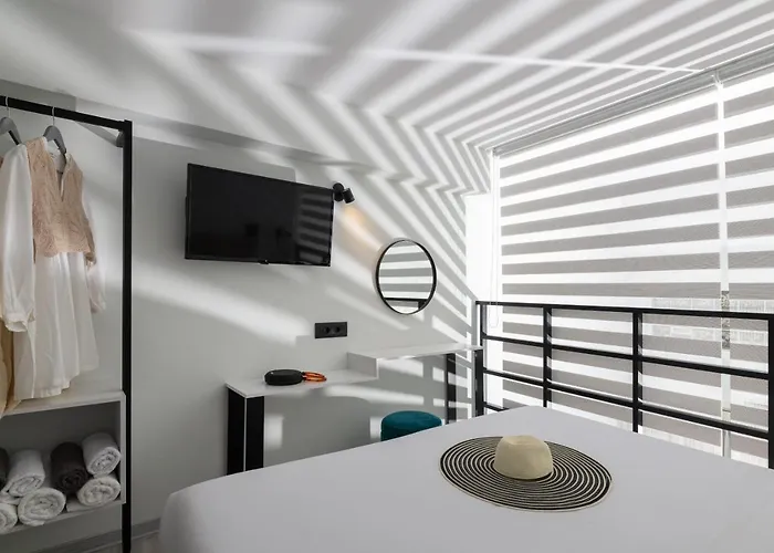 City Gem Loft Walk To Everything Appartement Rhodes City